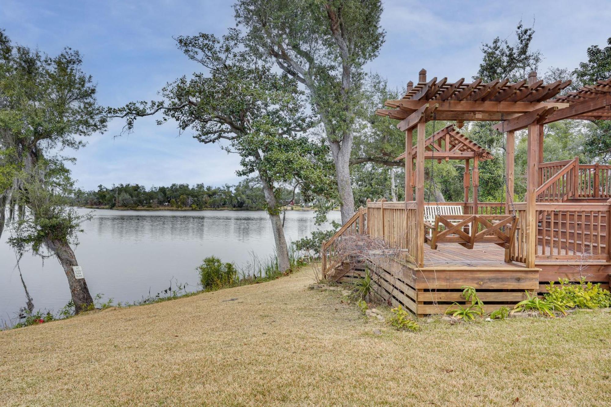 Lakefront Panama City Studio With Hot Tub Access Kültér fotó