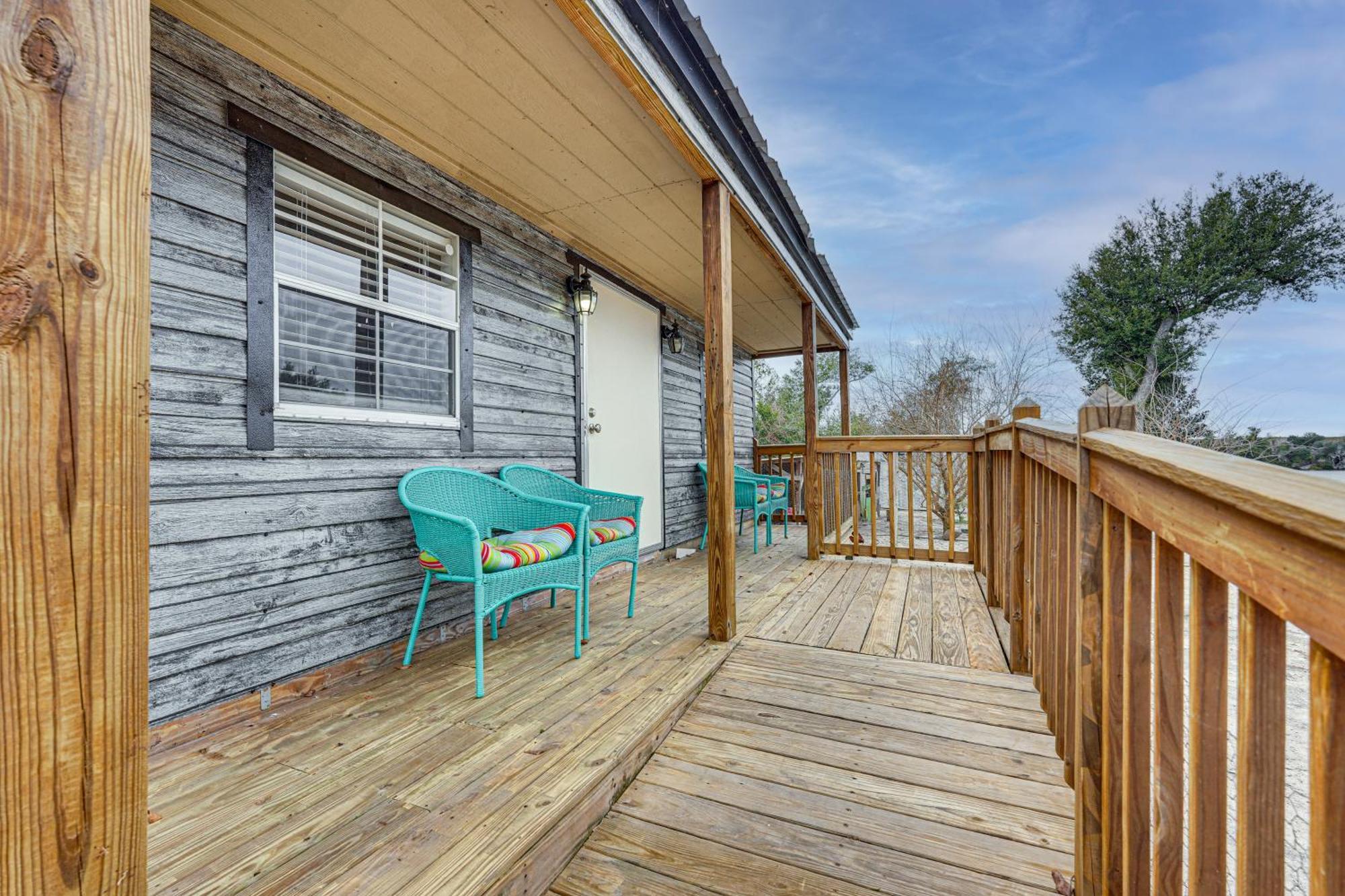 Lakefront Panama City Studio With Hot Tub Access Kültér fotó