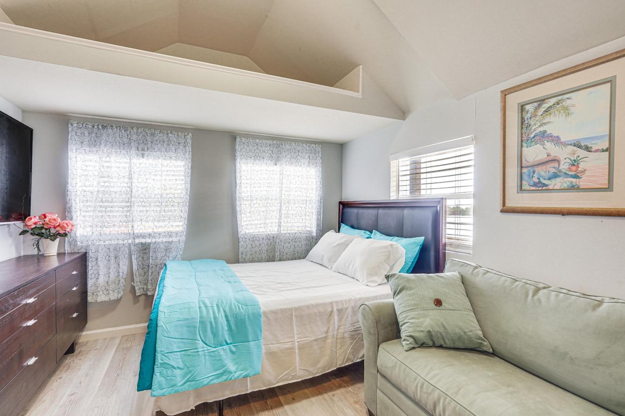 Lakefront Panama City Studio With Hot Tub Access Kültér fotó