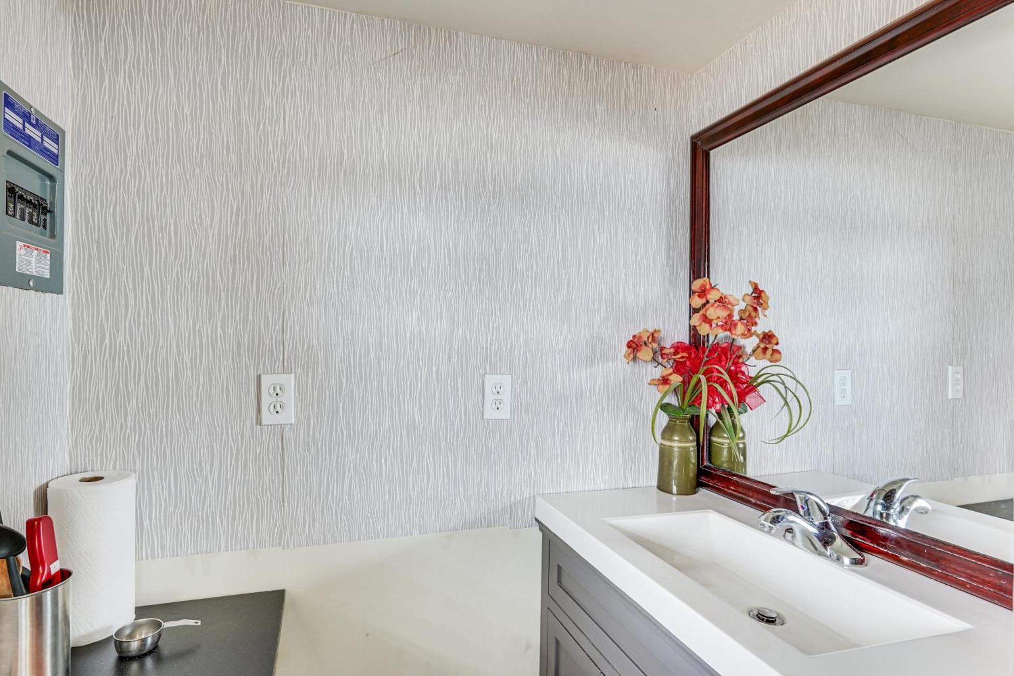 Lakefront Panama City Studio With Hot Tub Access Kültér fotó