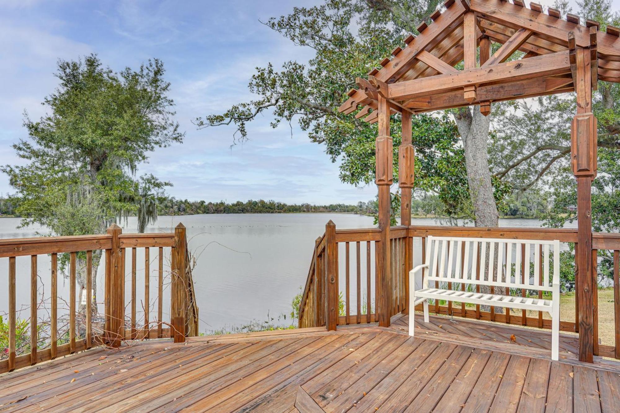 Lakefront Panama City Studio With Hot Tub Access Kültér fotó