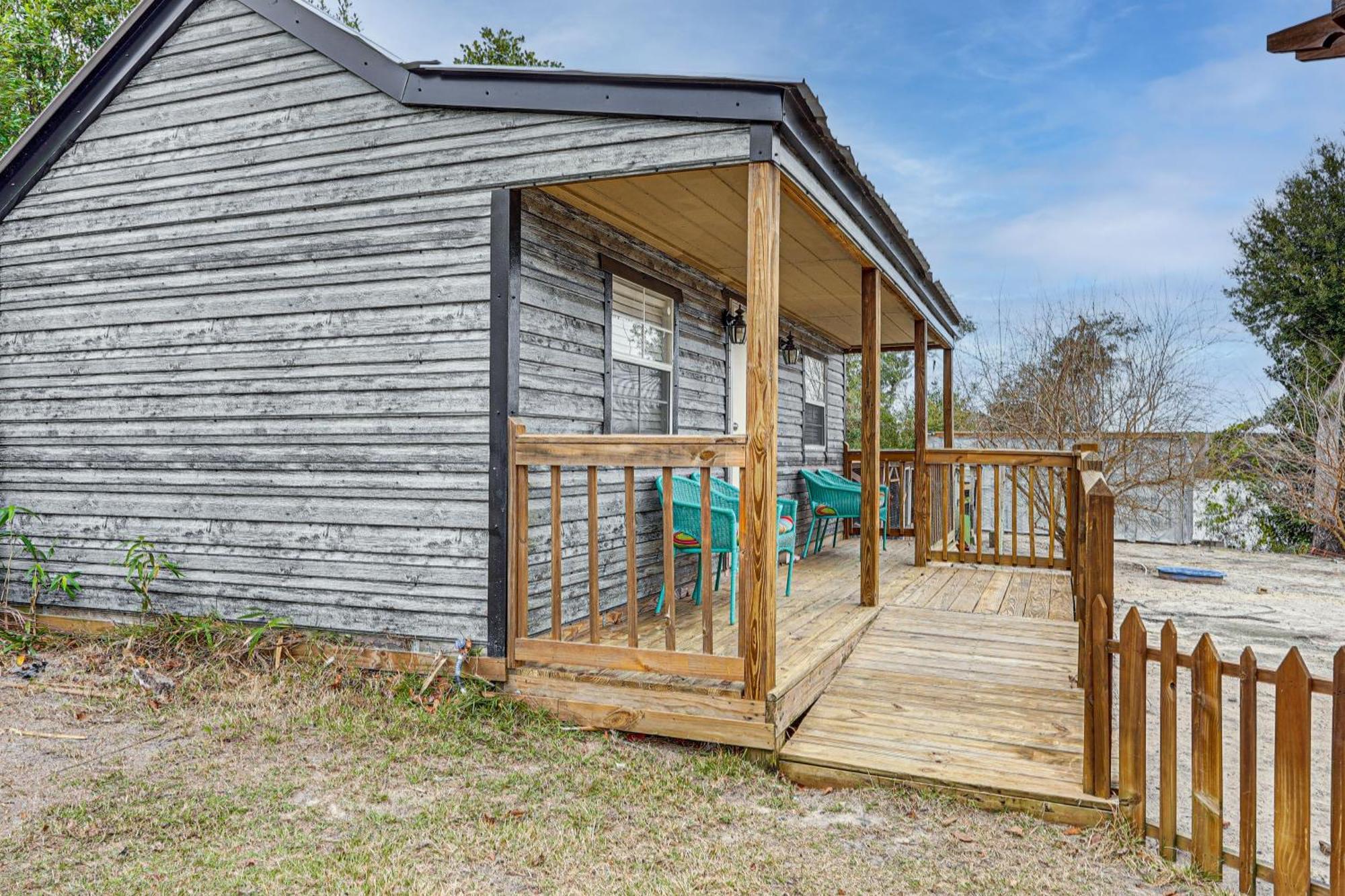 Lakefront Panama City Studio With Hot Tub Access Kültér fotó