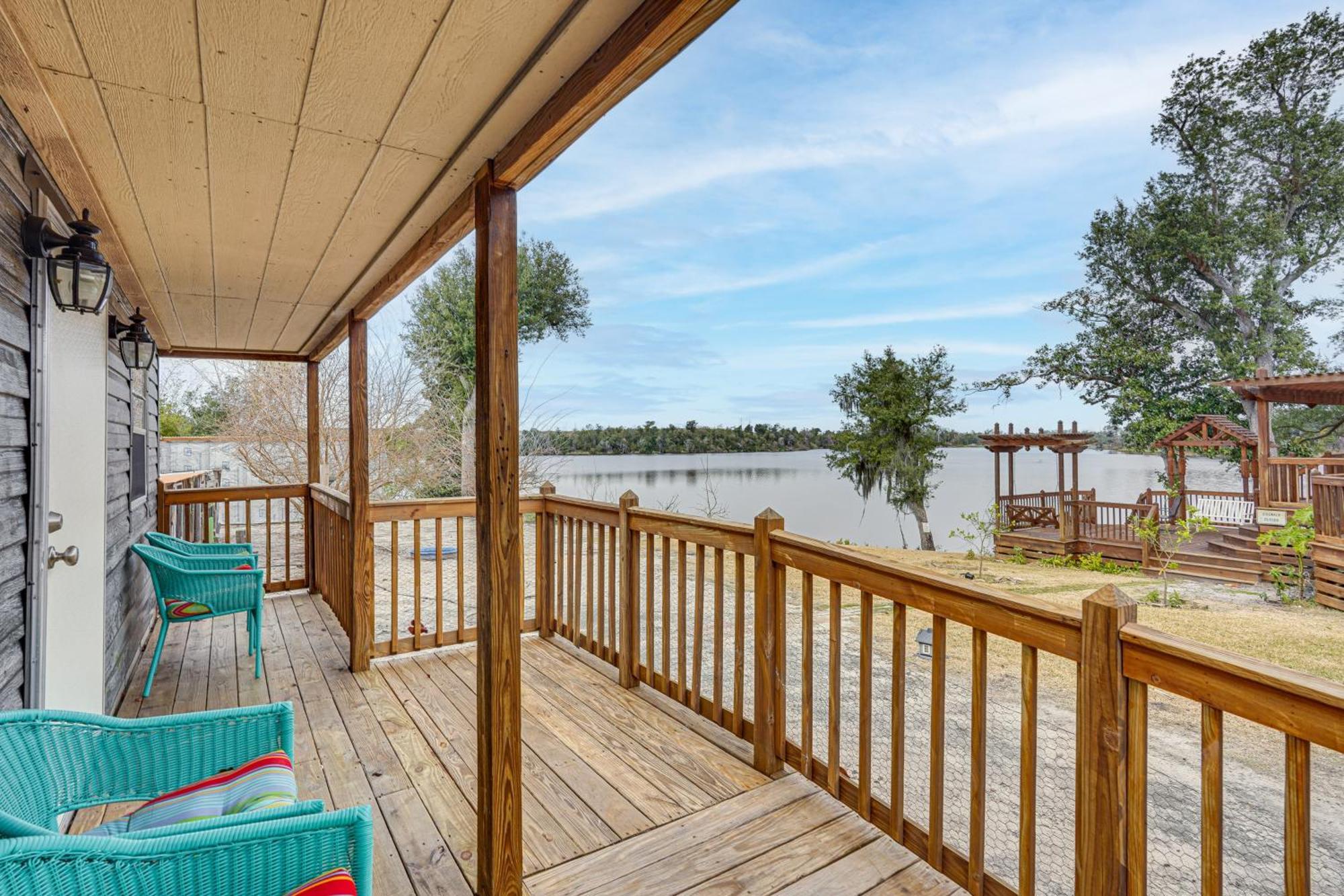 Lakefront Panama City Studio With Hot Tub Access Kültér fotó